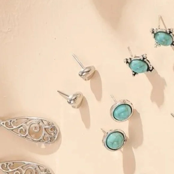 Turquoise Decorative Western Earrings - Picture 3 of 4